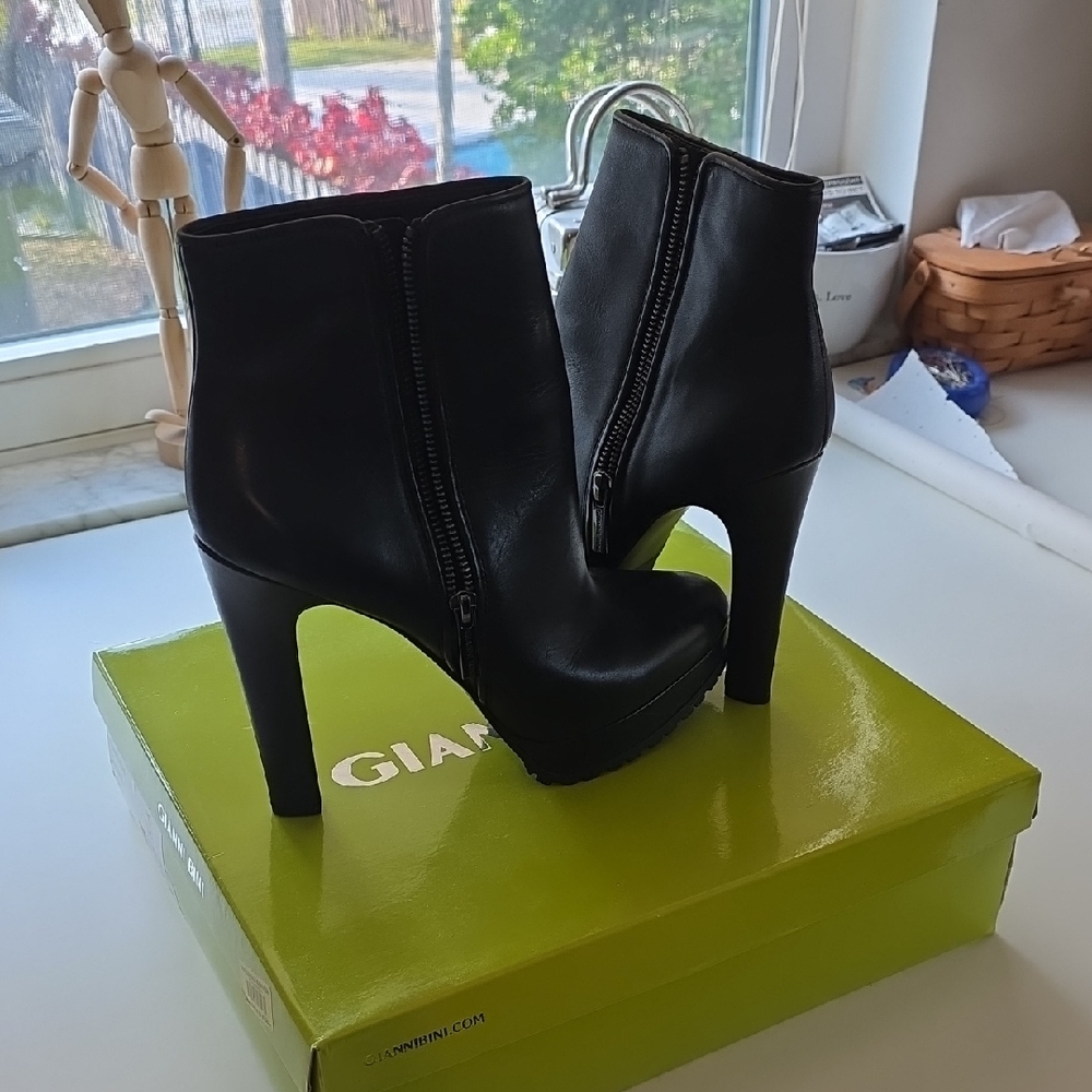 Gianni Bini Black Heeled Boots